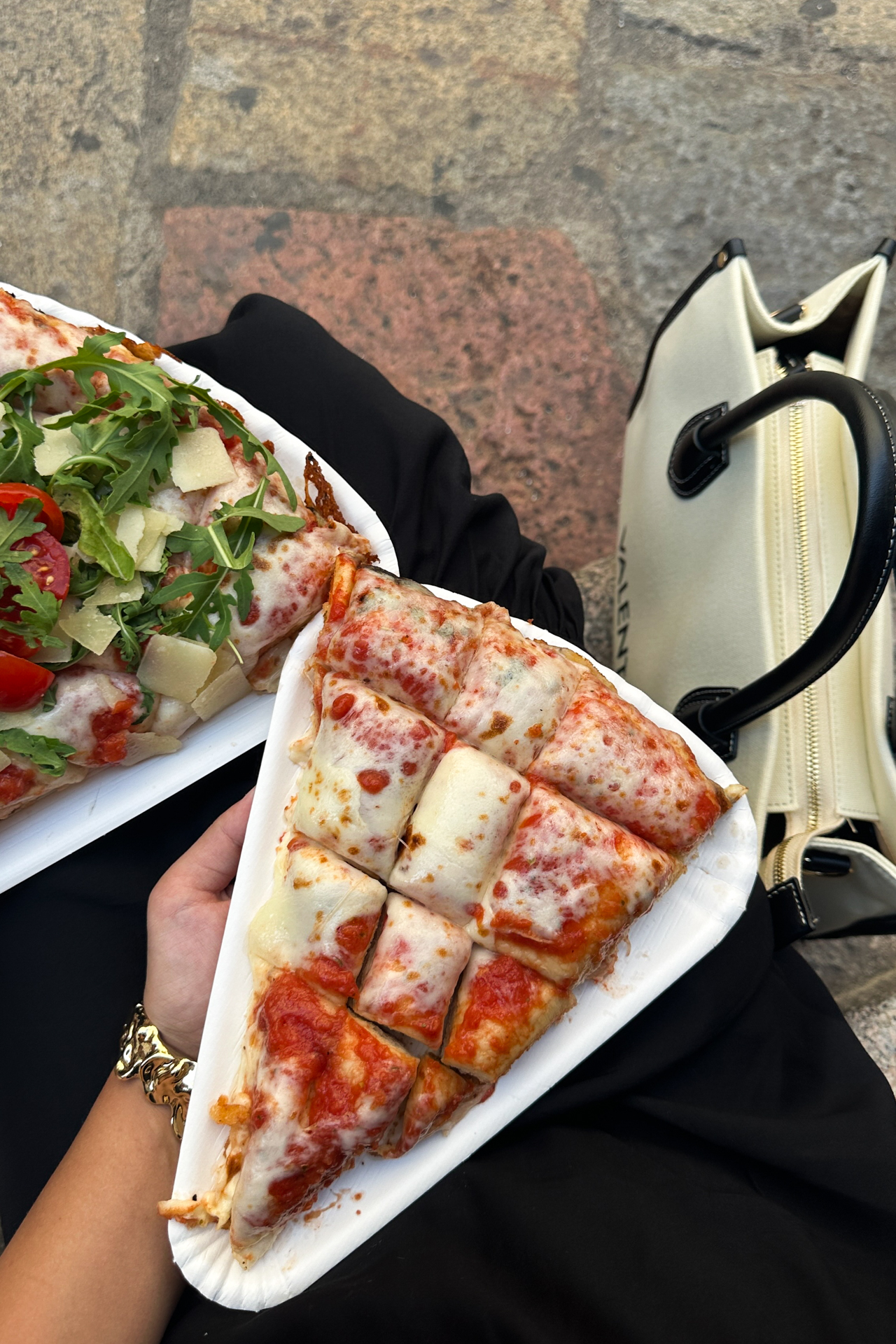 Delicious and not so expensive Pizza near Duomo di Milano named Pizzeria Spontini